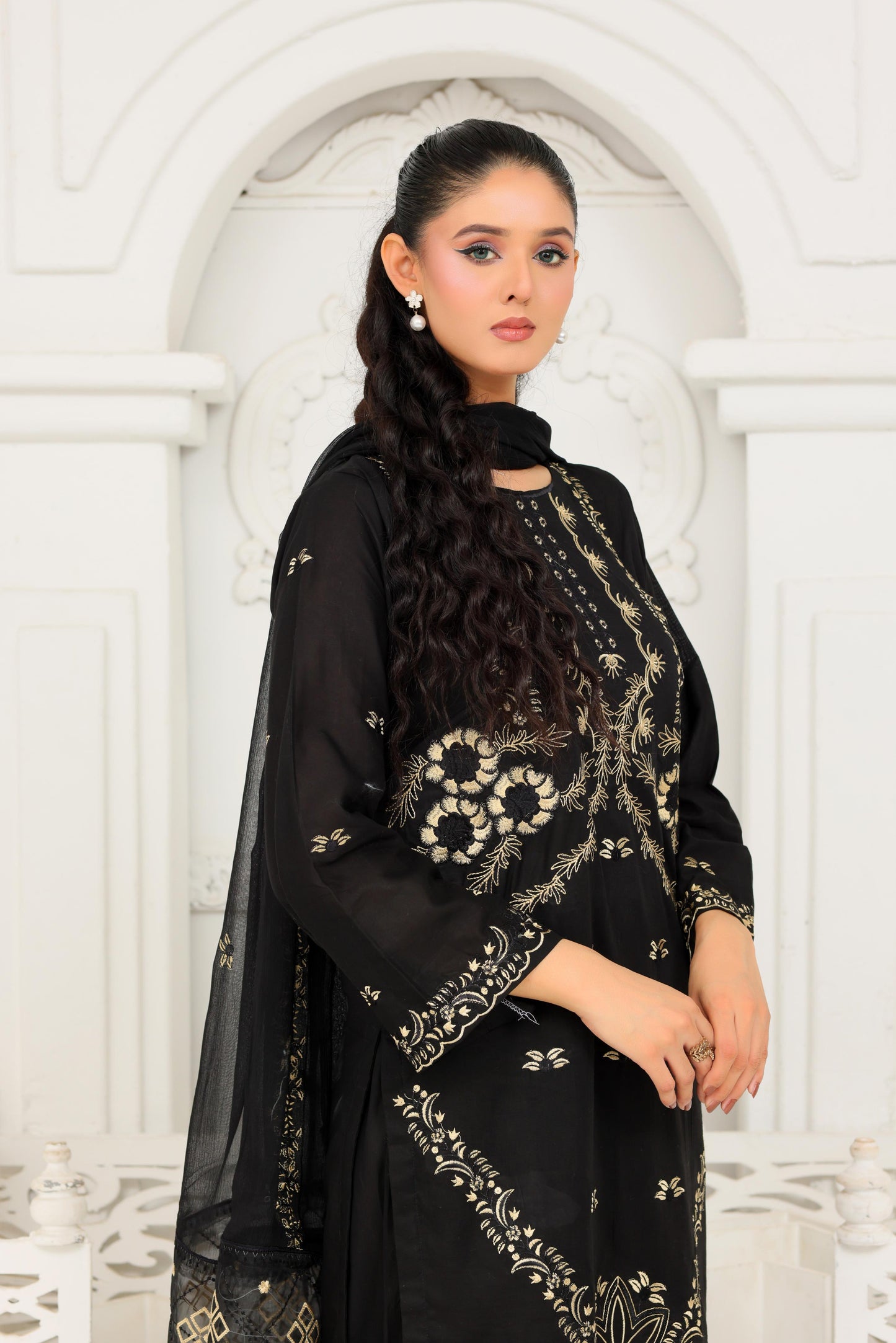 IB908 - Embroidered 3-Piece Stitched Suit