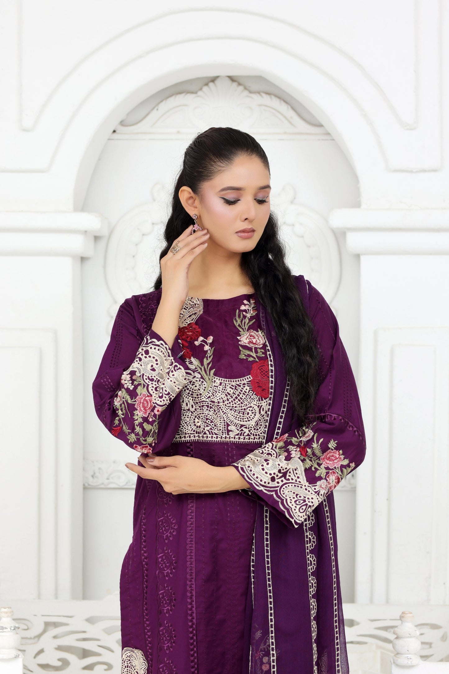 IB907 - 3PC Embroidered Lawn Suit with Bamberg Pallu Dupatta