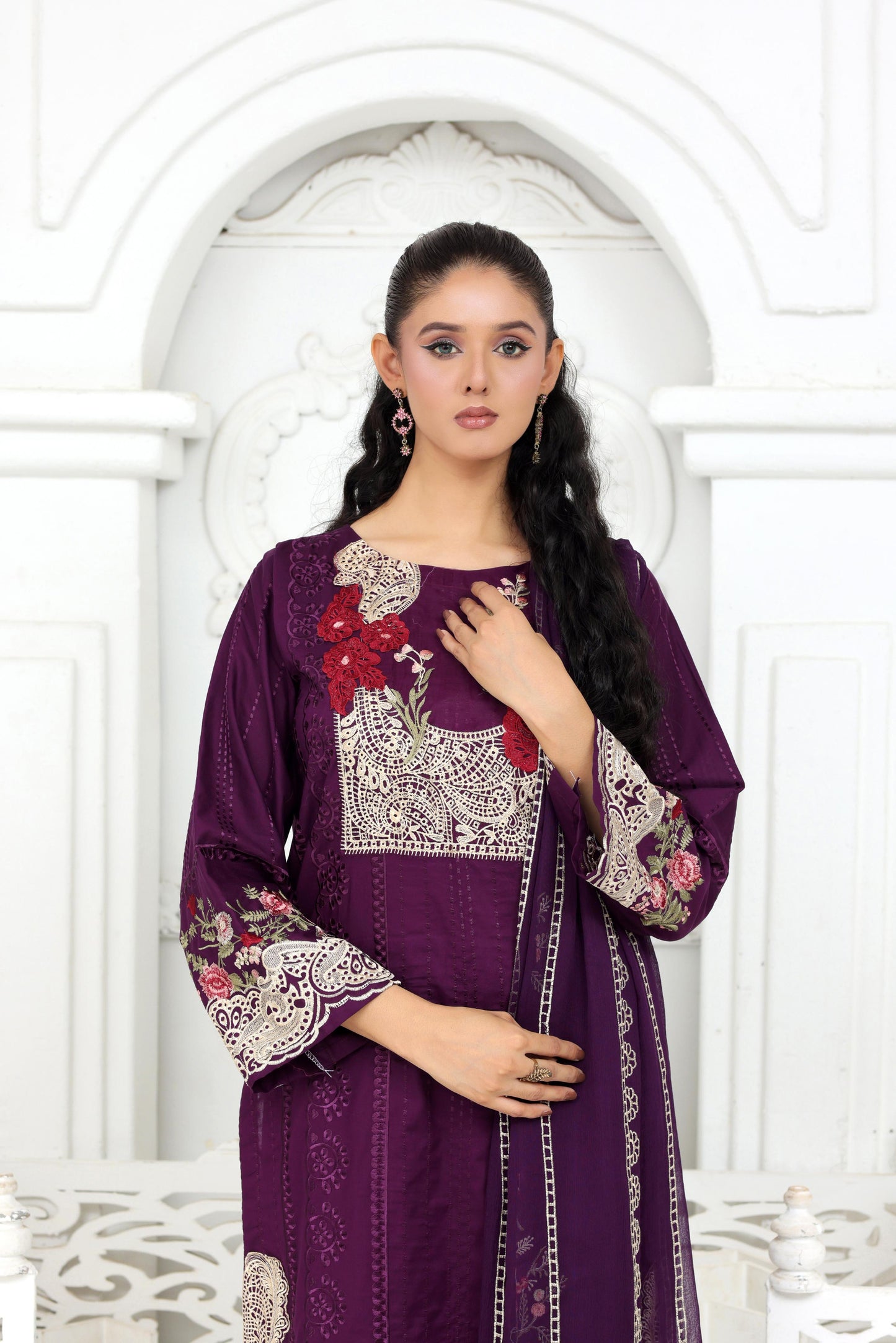 IB907 - 3PC Embroidered Lawn Suit with Bamberg Pallu Dupatta