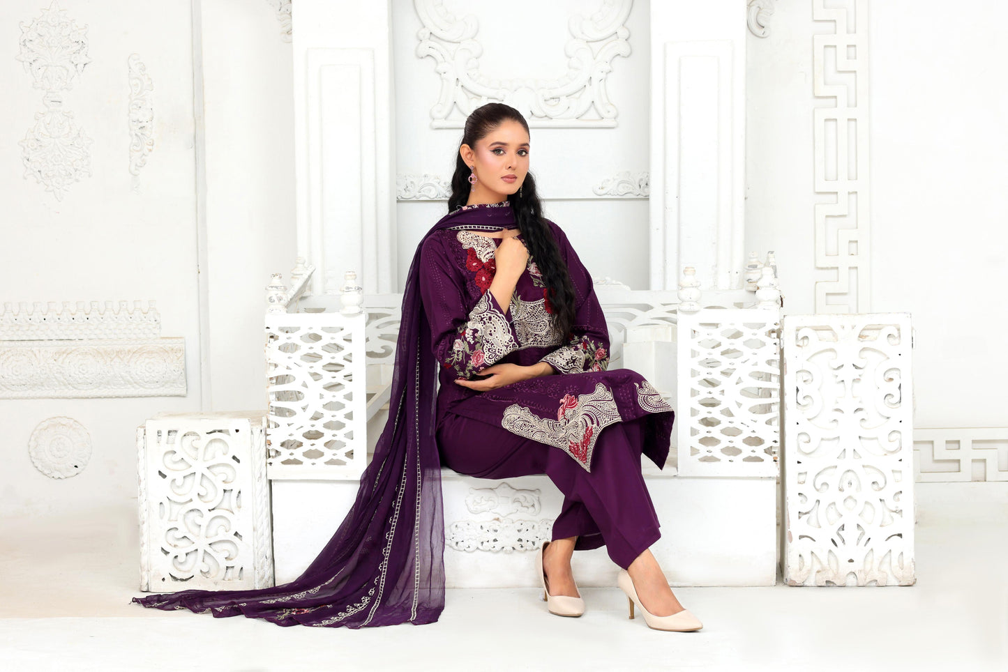 IB907 - 3PC Embroidered Lawn Suit with Bamberg Pallu Dupatta