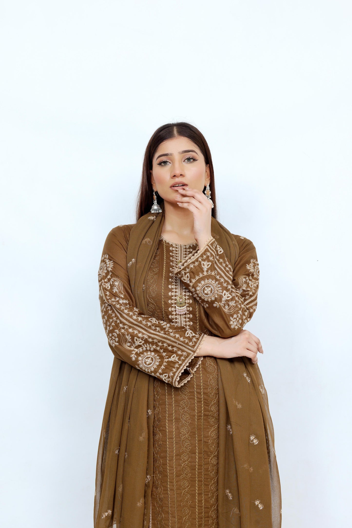 FF3087 – 3PC Stitched Embroidered Lawn Suit